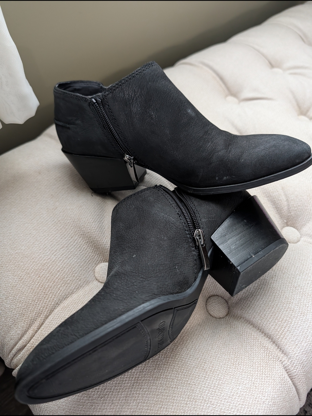 Franci Sarto Women's Distressed Black Ankle Booties with Block Heel 7M